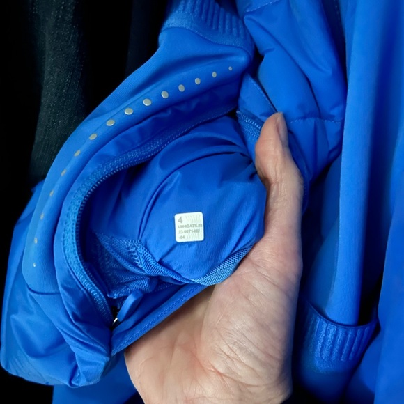 Lululemon puffer jacket - Picture 4 of 11